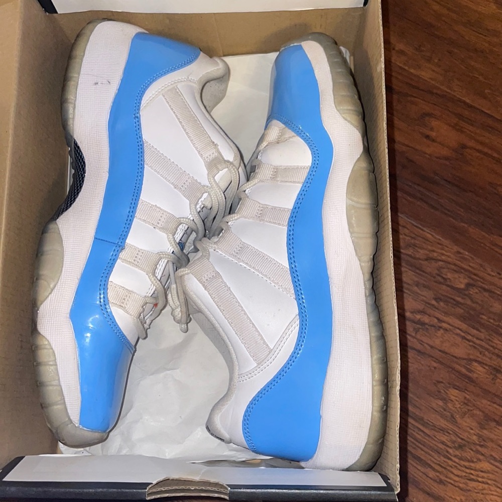 Jordan 11 retro low university blue size 7y